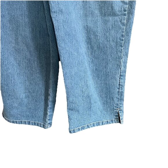 Womens Gloria Vanderbilt Capri Denim Jeans Light Wash Size 6 Meas 26x20 Slits - Picture 12 of 14